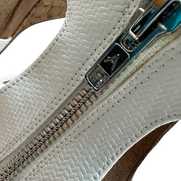 Aerosoles Plushlow Sandals White Front Zip Slingback 4 inch Wedge Heels, 9.5 - Picture 8 of 9